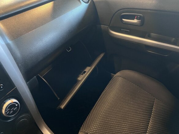 2005 Suzuki Grand Vitara II, бежевый, 550000 рублей - вид 27