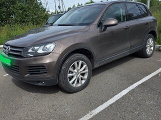 2010 Volkswagen Touareg II, коричневый, 1600000 рублей, вид 1