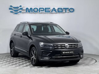 2017 Volkswagen Tiguan II, чёрный, 2150000 рублей, вид 3