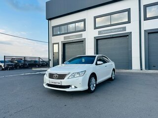 2012 Toyota Camry VII (XV50), белый, 1899000 рублей, вид 2