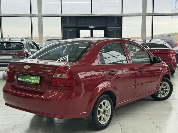 2011 Chevrolet Aveo I Рестайлинг, красный, 549000 рублей - вид 6