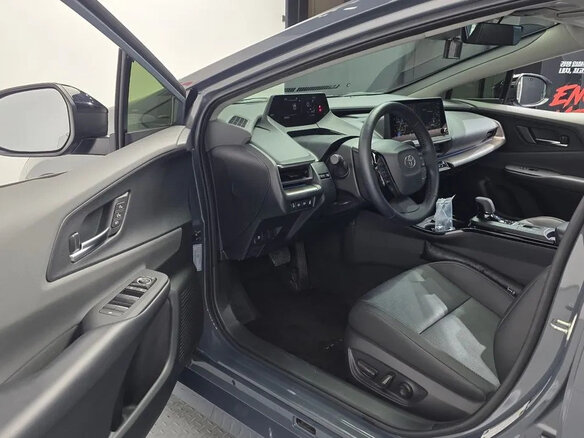 2024 Toyota Prius V (XW60), серый, 2950777 рублей - вид 5