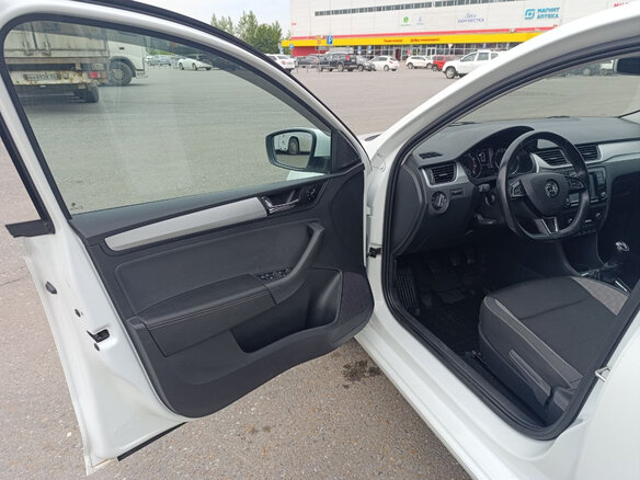 2019 Skoda Rapid I Рестайлинг, белый, 1300000 рублей - вид 14