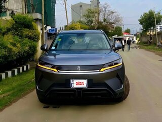 2025 BYD Yuan Up 45.12 kWh, серебристый, 1670000 рублей, вид 1