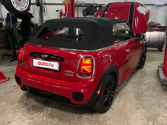 2018 Mini Cabrio Cooper III, красный, 2000000 рублей - вид 13