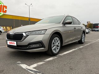 2021 Skoda Octavia IV (A8), бежевый, 2390000 рублей, вид 2