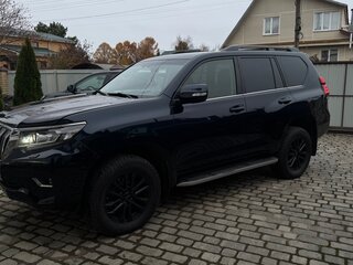 2017 Toyota Land Cruiser Prado 150 Series Рестайлинг 2, синий, 4200000 рублей, вид 2