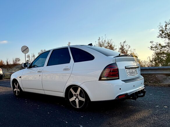 2014 Lada (ВАЗ) Priora I Рестайлинг, белый, 500000 рублей - вид 4