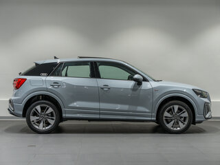 2025 Audi Q2 L 35 TFSI I Рестайлинг, серый, 3950000 рублей, вид 4