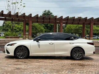 2023 Lexus ES 200 VII Рестайлинг, белый, 3999003 рублей, вид 4