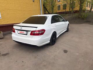 2013 Mercedes-Benz E-Класс 200 7G-Tronic IV (W212, S212, C207), белый, 1530000 рублей, вид 3