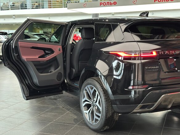 2025 Land Rover Range Rover Evoque P250 MHEV Long II Рестайлинг, чёрный - вид 5