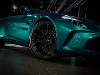 2025 Aston Martin V8 Vantage S IV Рестайлинг, зелёный, 36300000 рублей, вид 5