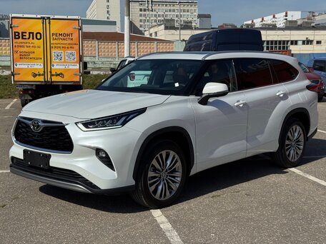 2026 Toyota Highlander IV (XU70), белый, 6300000 рублей, вид 3