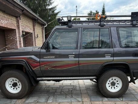 2009 Toyota Land Cruiser 76 70 Series Рестайлинг 1, чёрный, 7500000 рублей, вид 4