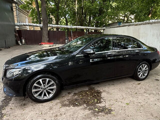 2020 Mercedes-Benz E-Класс 200 d V (W213, S213, C238), чёрный, 2380000 рублей, вид 3