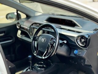 2015 Toyota Aqua I Рестайлинг, белый, 930000 рублей, вид 4