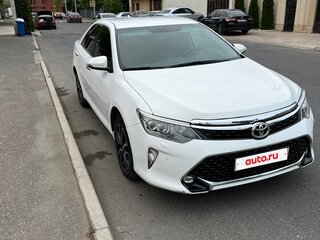 2018 Toyota Camry VII (XV50) Рестайлинг 2, белый, 2050000 рублей, вид 2