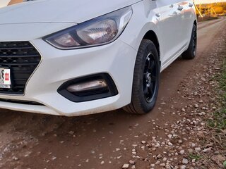 2017 Hyundai Solaris II, белый, 1200000 рублей, вид 1