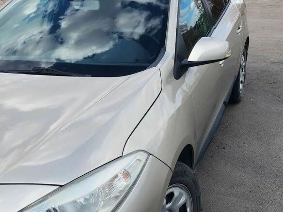 2010 Renault Fluence I, бежевый, 420000 рублей - вид 1