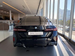 2025 BMW 5 серии 530i xDrive VIII (G60/G61/G68), чёрный, 8500000 рублей, вид 4