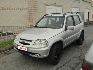 2010 Chevrolet Niva I Рестайлинг, серебристый, 520000 рублей, вид 1