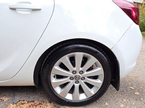 2011 Opel Astra J, белый - вид 10