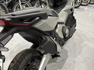 2025 Honda X-ADV, серый, 1840000 рублей, вид 4