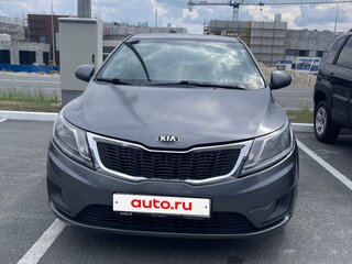 2015 Kia Rio III Рестайлинг, серый, 920000 рублей, вид 3