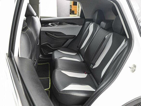 2023 Geely Coolray (Binyue Cool) I Рестайлинг, белый, 1898000 рублей - вид 8