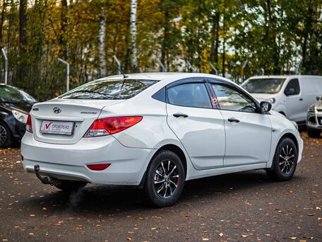 2014 Hyundai Solaris I, белый, 450000 рублей, вид 2