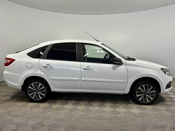 2026 Lada (ВАЗ) Granta I Рестайлинг, белый, 1319000 рублей - вид 3