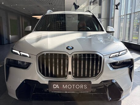 2024 BMW X7 40i I (G07) Рестайлинг, белый, 14490000 рублей, вид 2