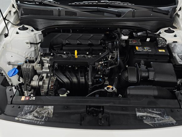 2022 Kia K3 II Рестайлинг, белый, 1720000 рублей - вид 5