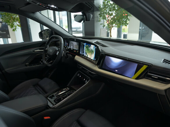 2026 Audi Q5 L III (GU), зелёный, 7540000 рублей - вид 27