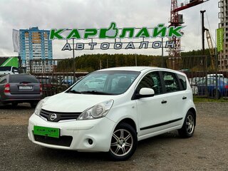 2013 Nissan Note I Рестайлинг, белый, 749000 рублей, вид 2
