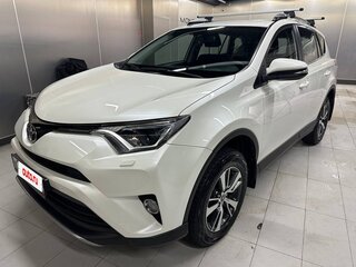2017 Toyota RAV4 IV (XA40) Рестайлинг, белый, 3100000 рублей, вид 2
