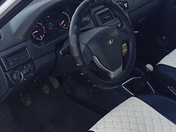 2013 Lada (ВАЗ) Priora I Рестайлинг, белый, 360000 рублей - вид 13
