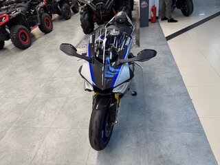 2017 Yamaha YZF-R1, серый, 1990000 рублей, вид 4