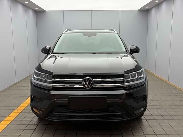 2023 Volkswagen Tharu I, чёрный, 1478111 рублей - вид 1