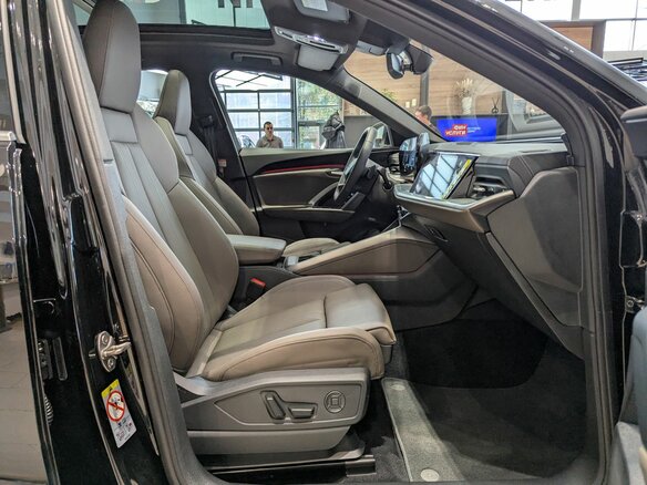 2026 Audi Q5 40 TDI III (GU), чёрный, 8990000 рублей - вид 25