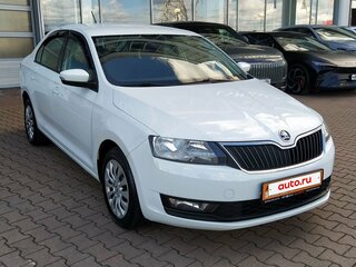 2018 Skoda Rapid I Рестайлинг, белый, 1181000 рублей, вид 3