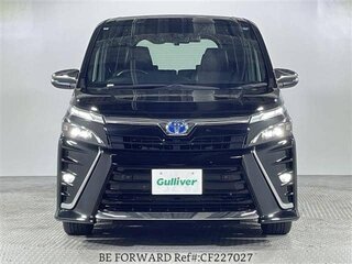 2021 Toyota Voxy III (R80) Рестайлинг, чёрный, 2210002 рублей, вид 2
