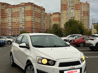 2012 Chevrolet Aveo II, белый, 400000 рублей, вид 1