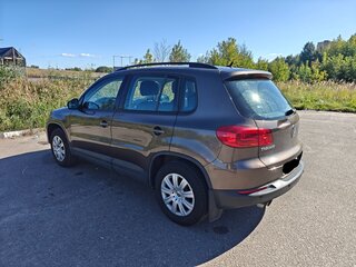 2016 Volkswagen Tiguan I Рестайлинг, коричневый, 1800000 рублей, вид 5