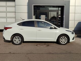 2019 Hyundai Solaris II, белый, 1229000 рублей, вид 4