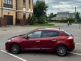 2014 Renault Megane III Рестайлинг 2, красный, 650000 рублей, вид 2