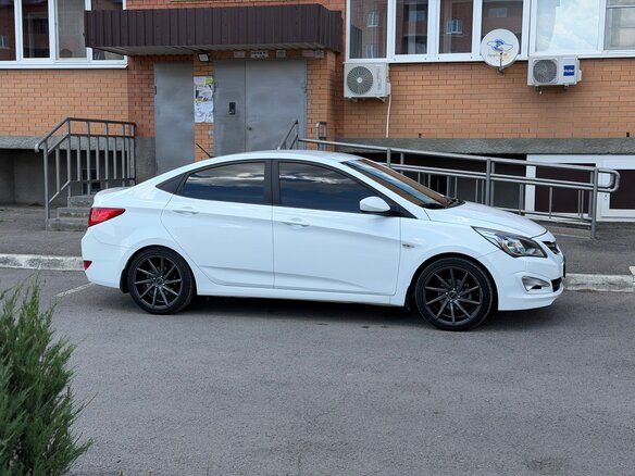 2015 Hyundai Solaris I Рестайлинг, белый, 1190000 рублей - вид 3