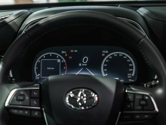 2026 Toyota Highlander IV (XU70), чёрный - вид 8
