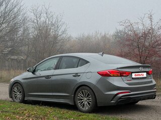2016 Hyundai Elantra VI (AD), серый, 1750000 рублей, вид 3